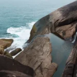 Cachoeiras que deságuam no mar aberto