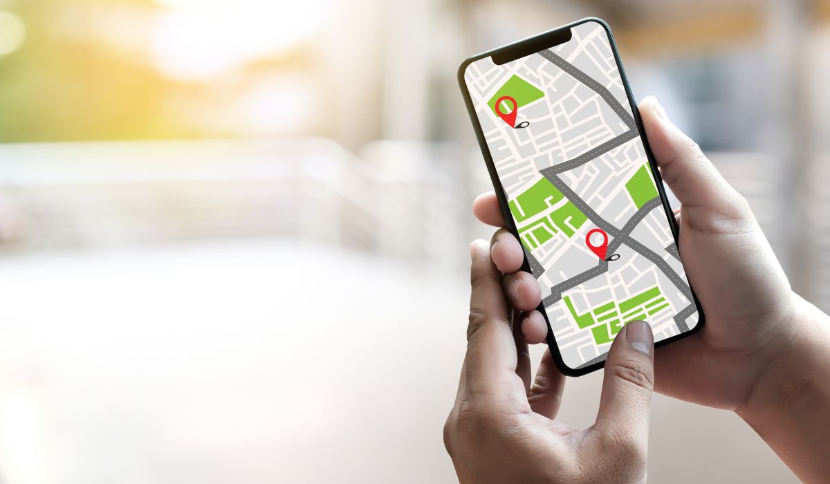 Como criar mapas no ArcGIS Online — Imagem: Canva/Reprodução Como criar mapas no ArcGIS Online — Imagem: Canva/Reprodução