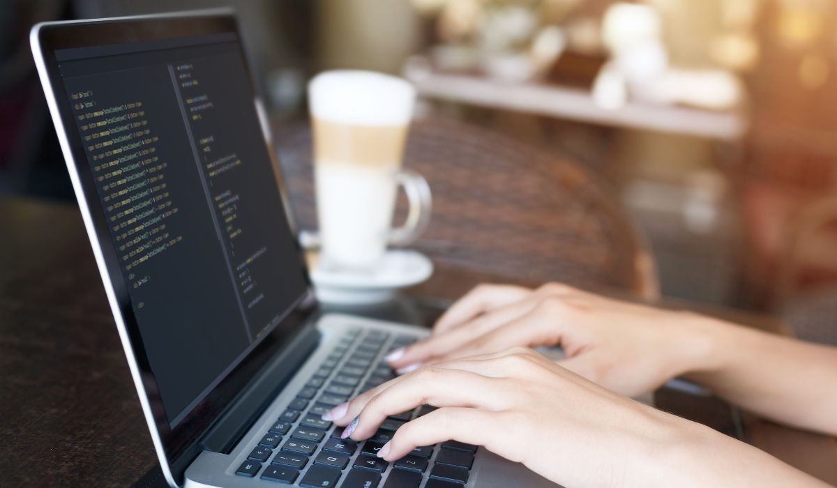 JavaScript — Imagem: Canva/Reprodução JavaScript — Imagem: Canva/Reprodução