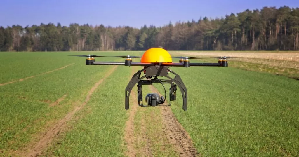 Monitoramento Ambiental com Drones. Como é feito? Reprodução: canva